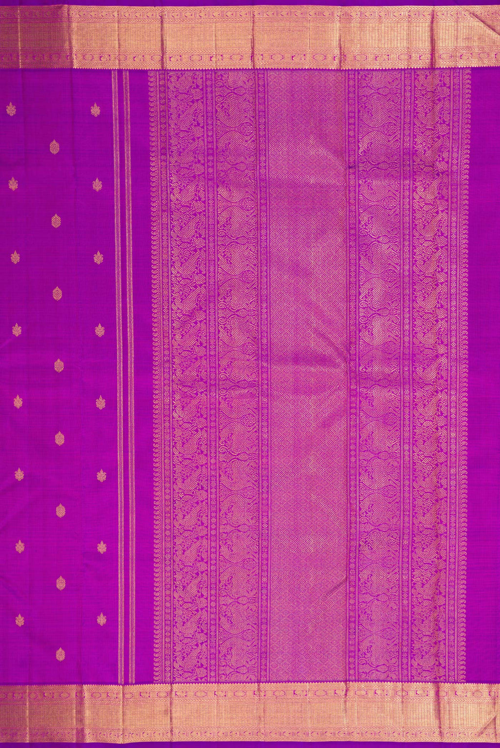 Close up image of the pallu of Pure Silk Pure Zari Magenta Dual Tone Kanjivaram Saree with Zari Butta on the body and Zari Border. 