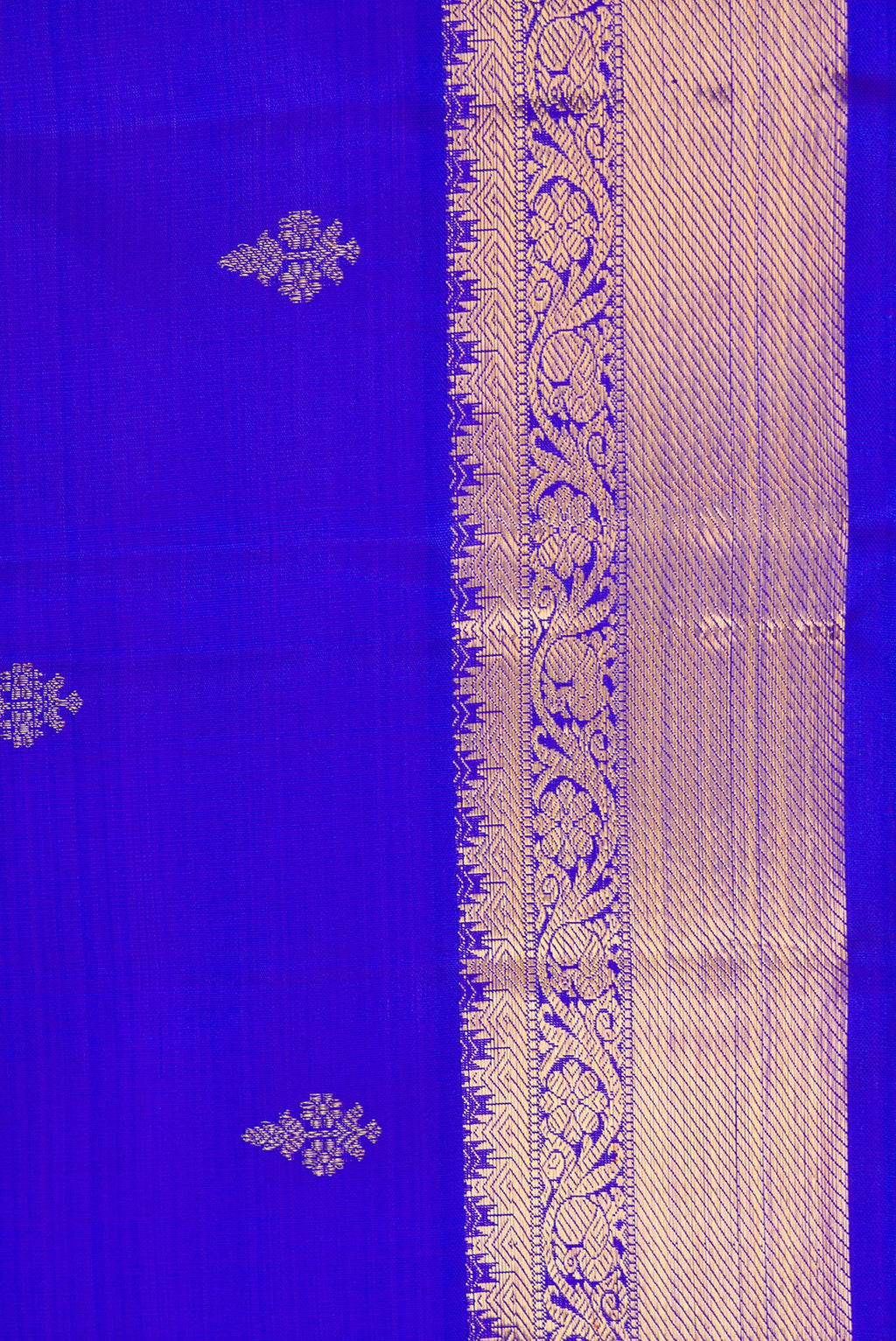Border image of Pure Silk Pure Zari Royal Blue Dual Tone Kanjivaram Saree with Zari Butta on the body and Zari Border. 