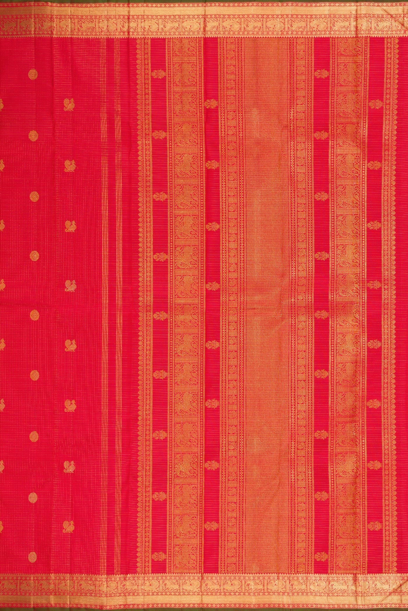 Close up image of the pallu of Pure Silk Pure Zari Dark Pink Dual Tone Kanjivaram Saree with Checked design on the body and Zari Border. 