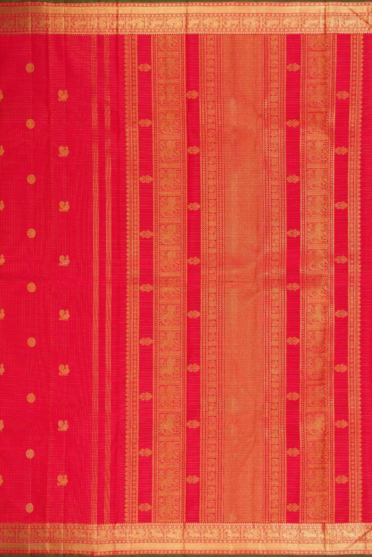 Close up image of the pallu of Pure Silk Pure Zari Dark Pink Dual Tone Kanjivaram Saree with Checked design on the body and Zari Border. 