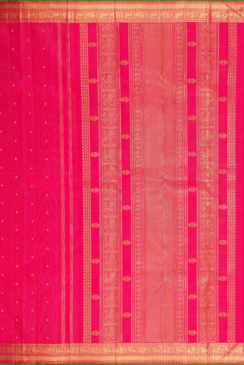 Close up image of the pallu of Pure Silk Pure Zari Pink Kanjivaram Saree with Checked design on the body and Zari Border. 