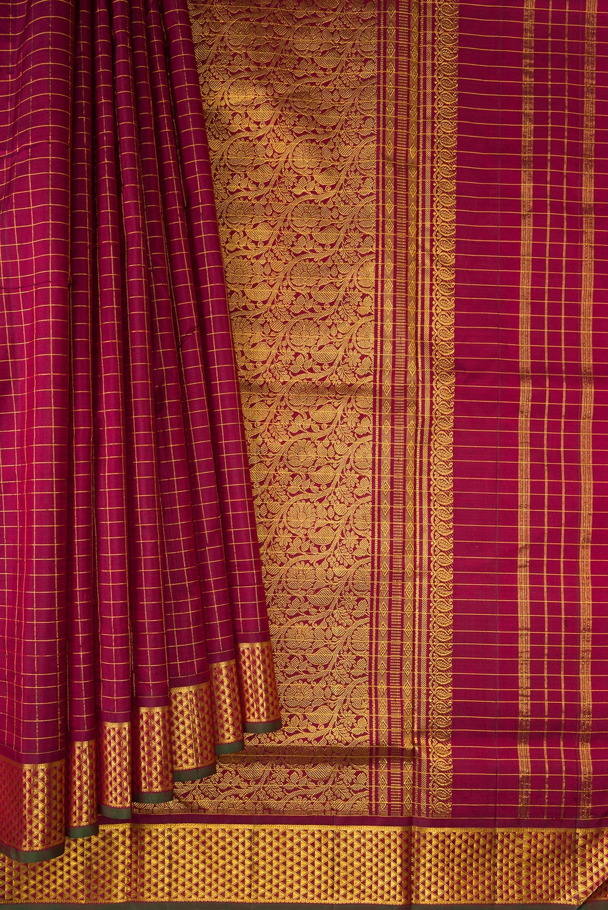 Pleats and pallu of Pure Silk Maroon Kanchipuram Nine Yards Saree with Checked design on the body and Zari Border. 