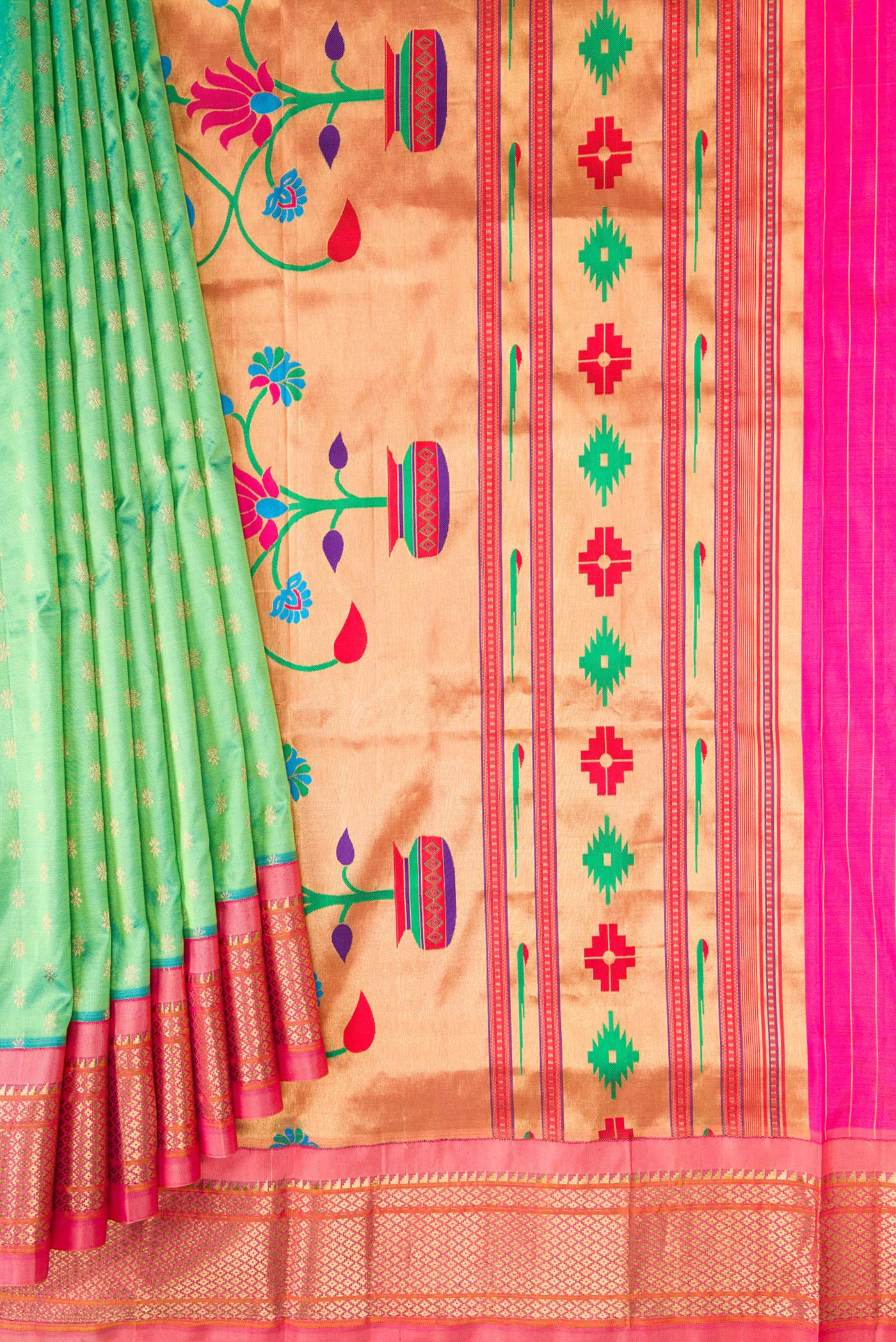 Pleats and pallu of Sea Green Dual Tone Paithani Silk Saree with Zari Butta on the body and Zari Border. 