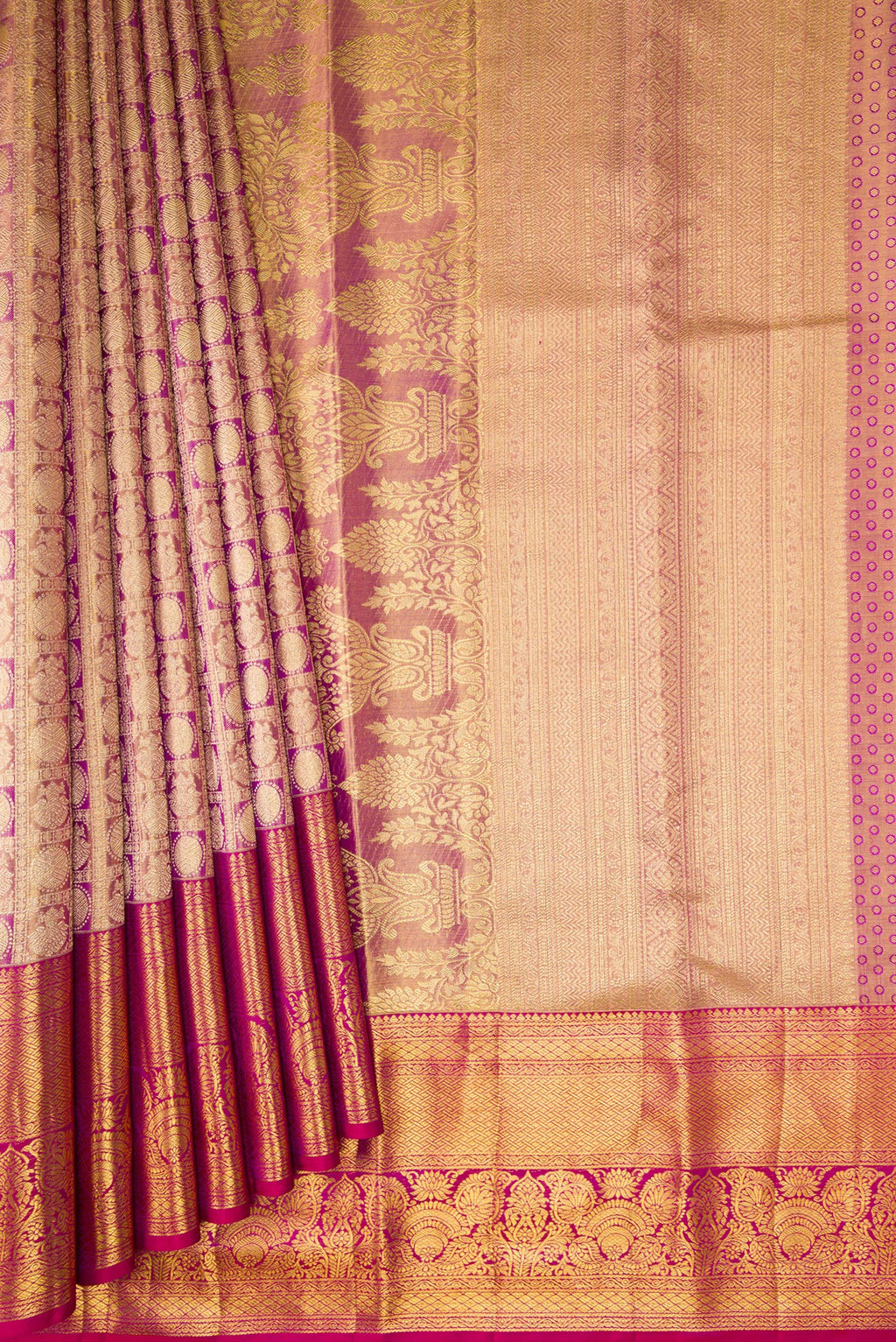 Pleats and pallu of Purple Dual Tone Kanchipuram Tissue Silk Saree with Zari Brocade on the body and Zari Border. 