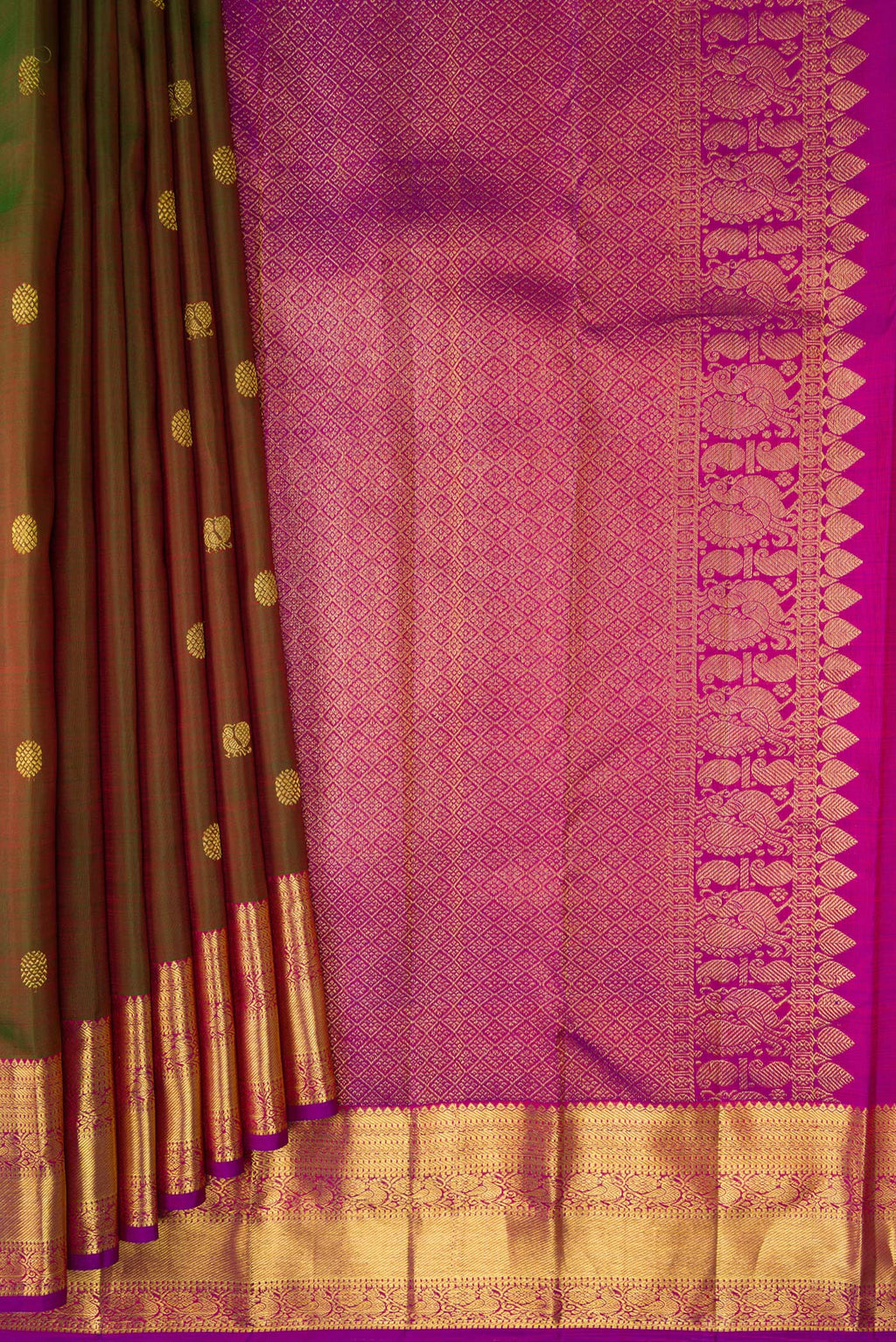 Pleats and pallu of Mehandi Green Dual Tone Kanjivaram Silk Saree with Zari Butta on the body and Zari Border. 