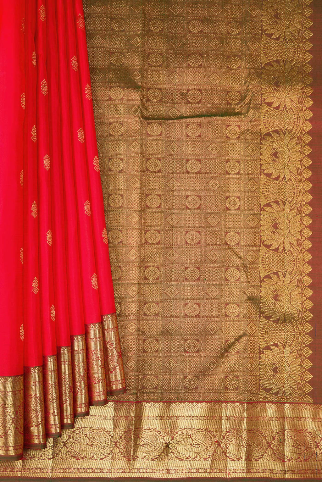 Pleats and pallu of Red Kanjivaram Silk Saree with Zari Butta on the body and Zari Border. 