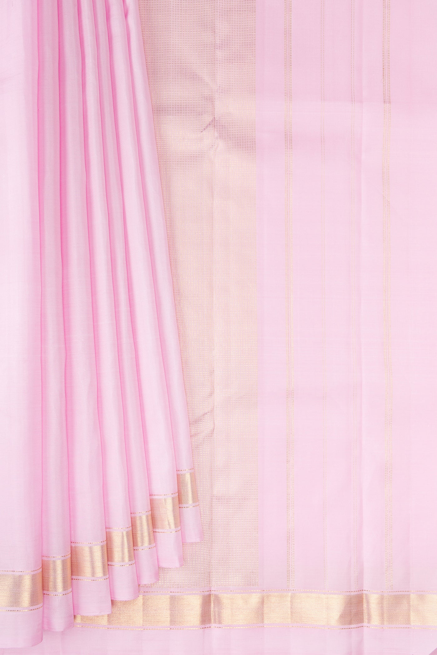 Pleats and pallu of Lavender Kanjivaram Silk Saree with Plain Body and Zari Border. 