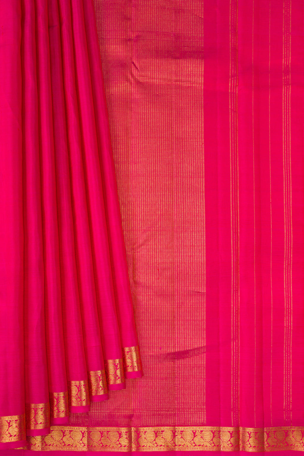 Pleats and pallu of Pink Kanjivaram Silk Saree with Plain Body and Zari Border. 