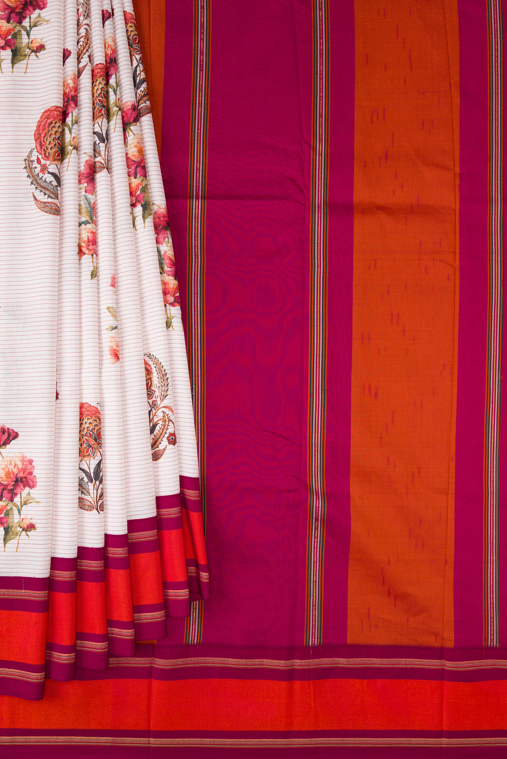 Pleats and pallu of Off White Kanchipuram Silk Saree with Printed design on the body and Plain Border. 