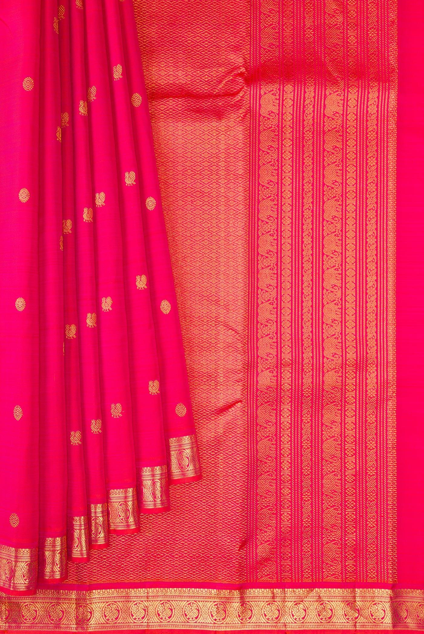 Pleats and pallu of Pink Dual Tone Kanjivaram Silk Saree with Zari Butta on the body and Zari Border. 