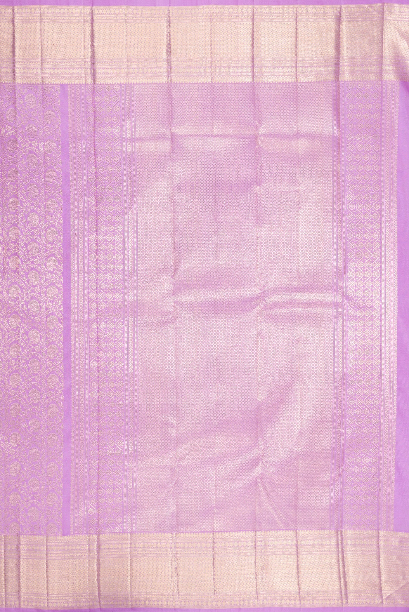 Close up image of the pallu of Pure Silk Lavender Kanchipuram Saree with Zari Brocade on the body and Zari Border. 