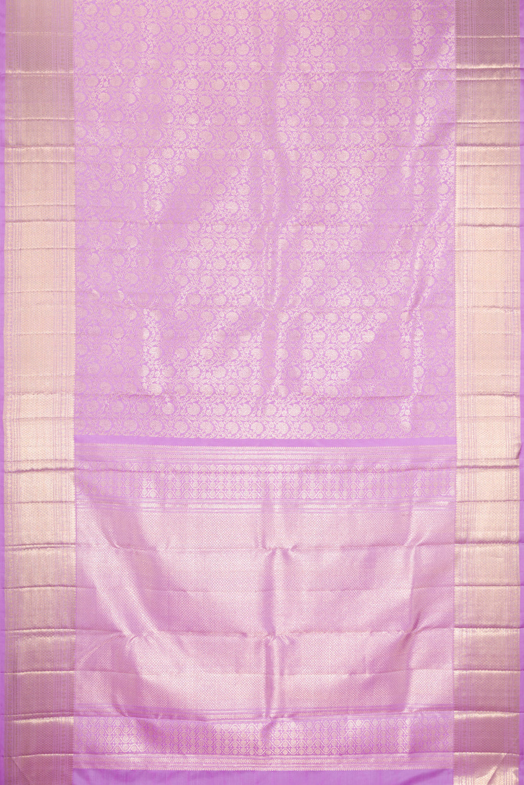 Flat view of Pure Silk Lavender Kanchipuram Saree with Zari Brocade on the body and Zari Border. 