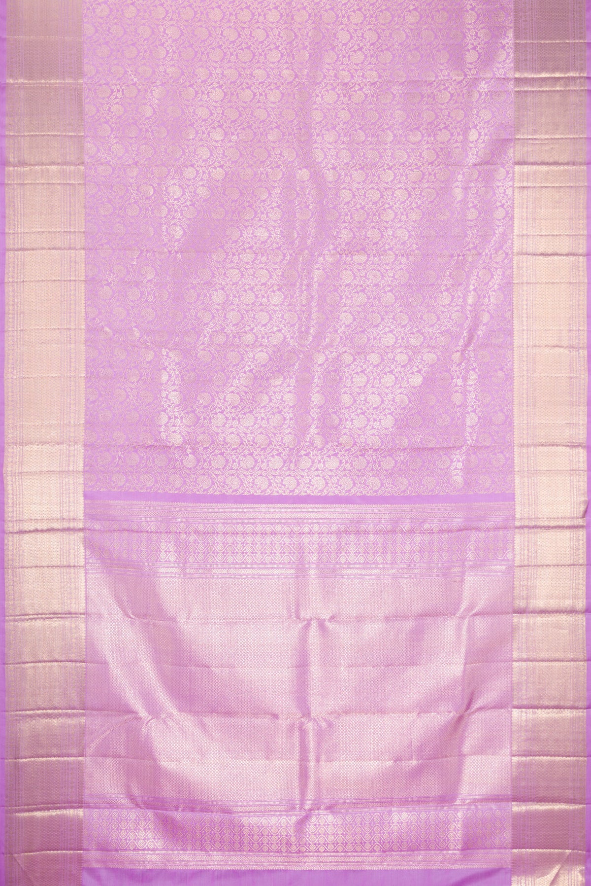 Flat view of Pure Silk Lavender Kanchipuram Saree with Zari Brocade on the body and Zari Border. 