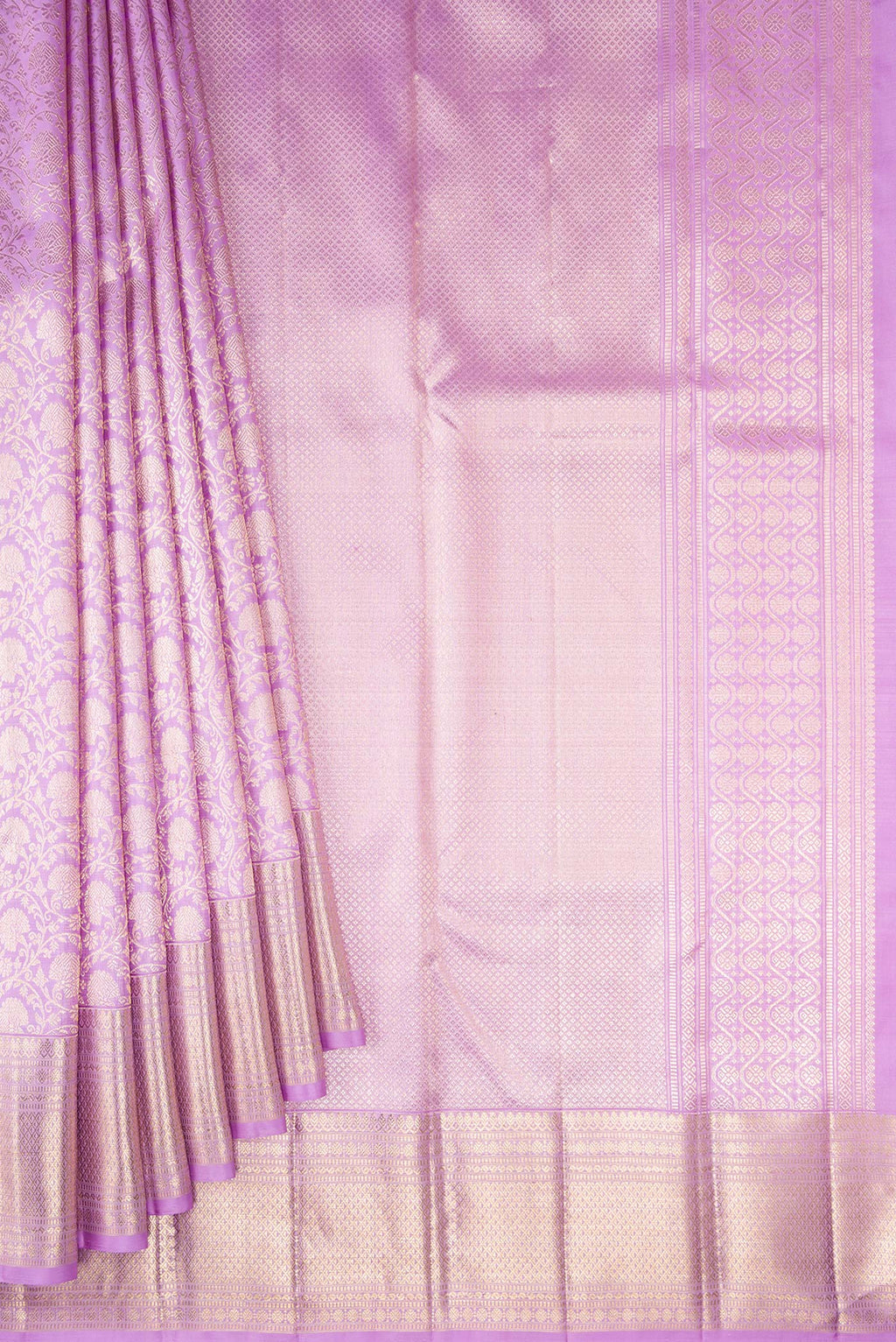 Pleats and pallu of Pure Silk Lavender Kanchipuram Saree with Zari Brocade on the body and Zari Border. 