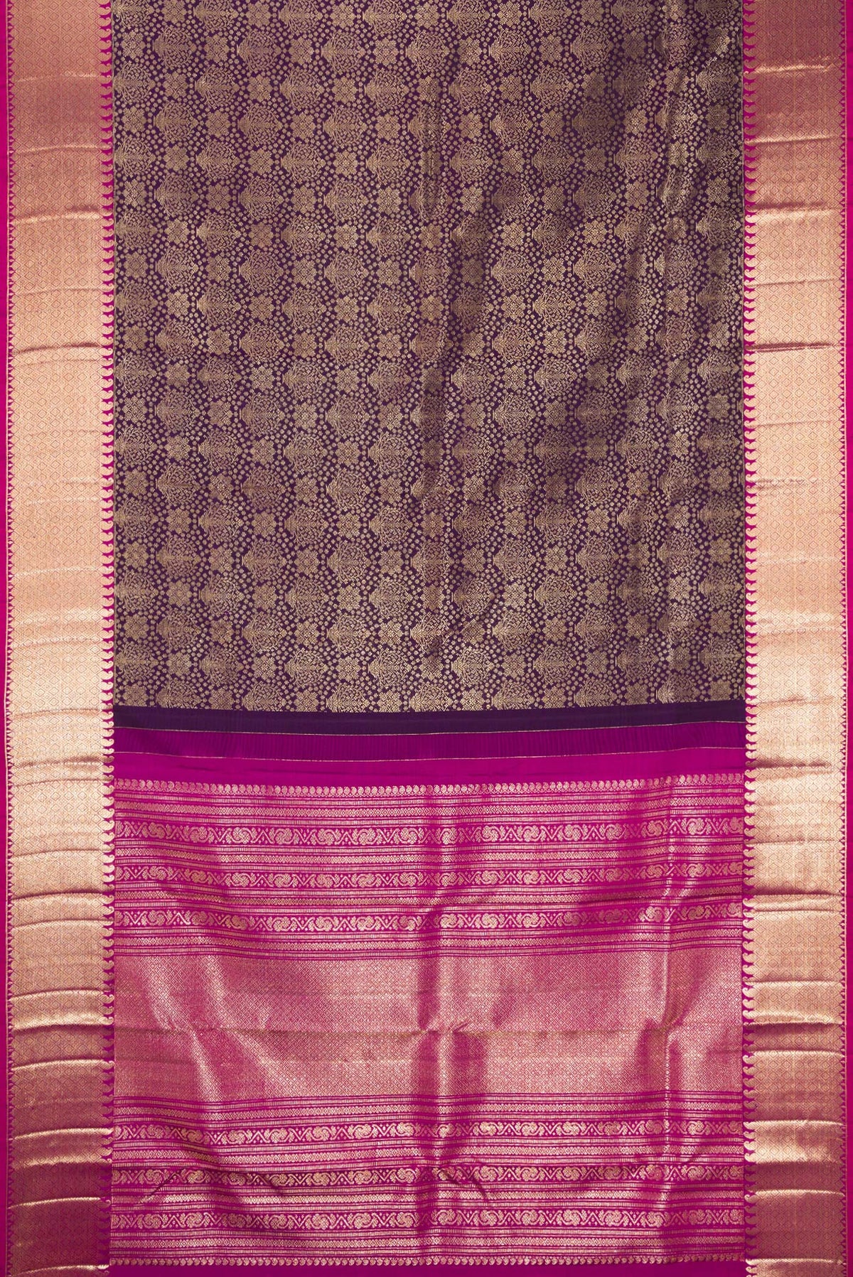 Flat view of Pure Silk Violet Kanchipuram Saree with Zari Brocade on the body and Zari Border. 