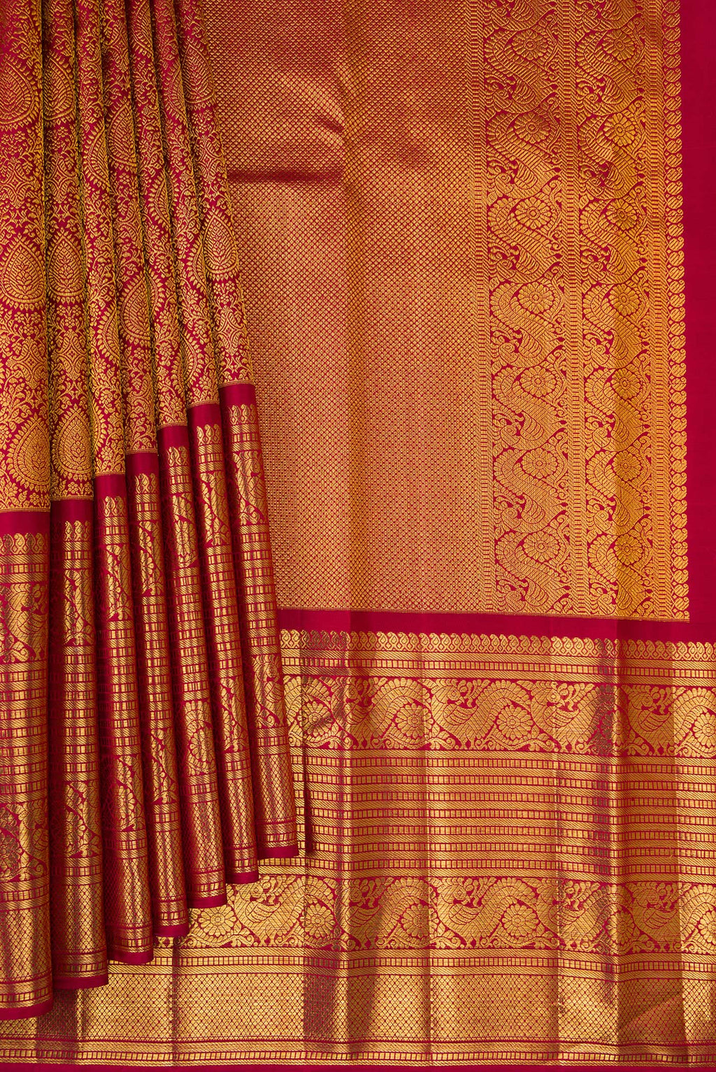 Pleats and pallu of Pure Silk Maroon Kanchipuram Saree with Zari Brocade on the body and Zari Border. 