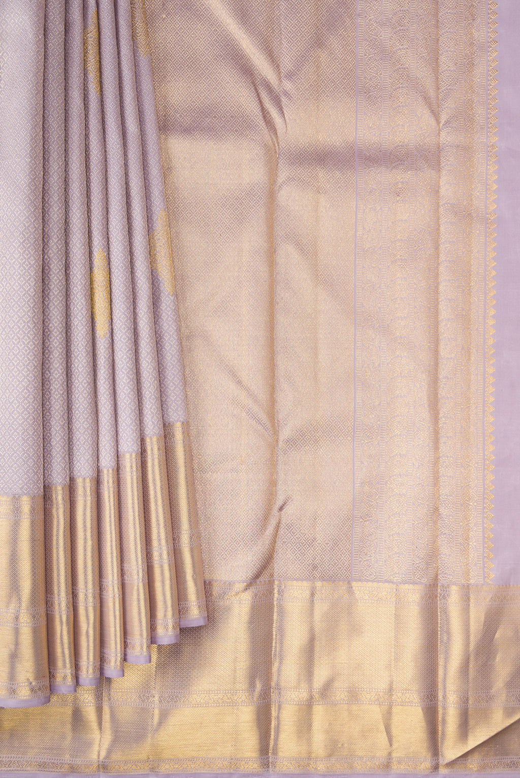 Pleats and pallu of Pure Silk Lavender Kanjivaram Saree with Zari Brocade on the body and Zari Border. 