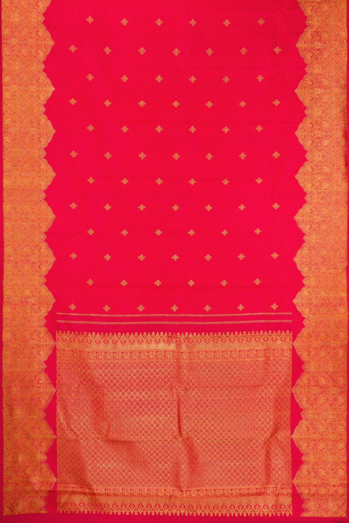 Flat view of Pure Silk Dark Pink Dual Tone Kanchipuram Saree with Jacquard With Zari Butta on the body and Fancy Border. 
