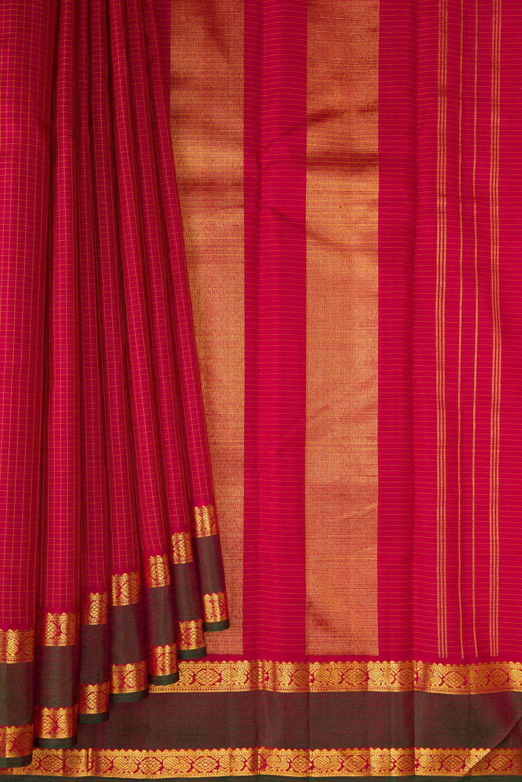Pleats and pallu of Maroon Kanchipuram Silk Saree with Checked design on the body and Zari Border. 