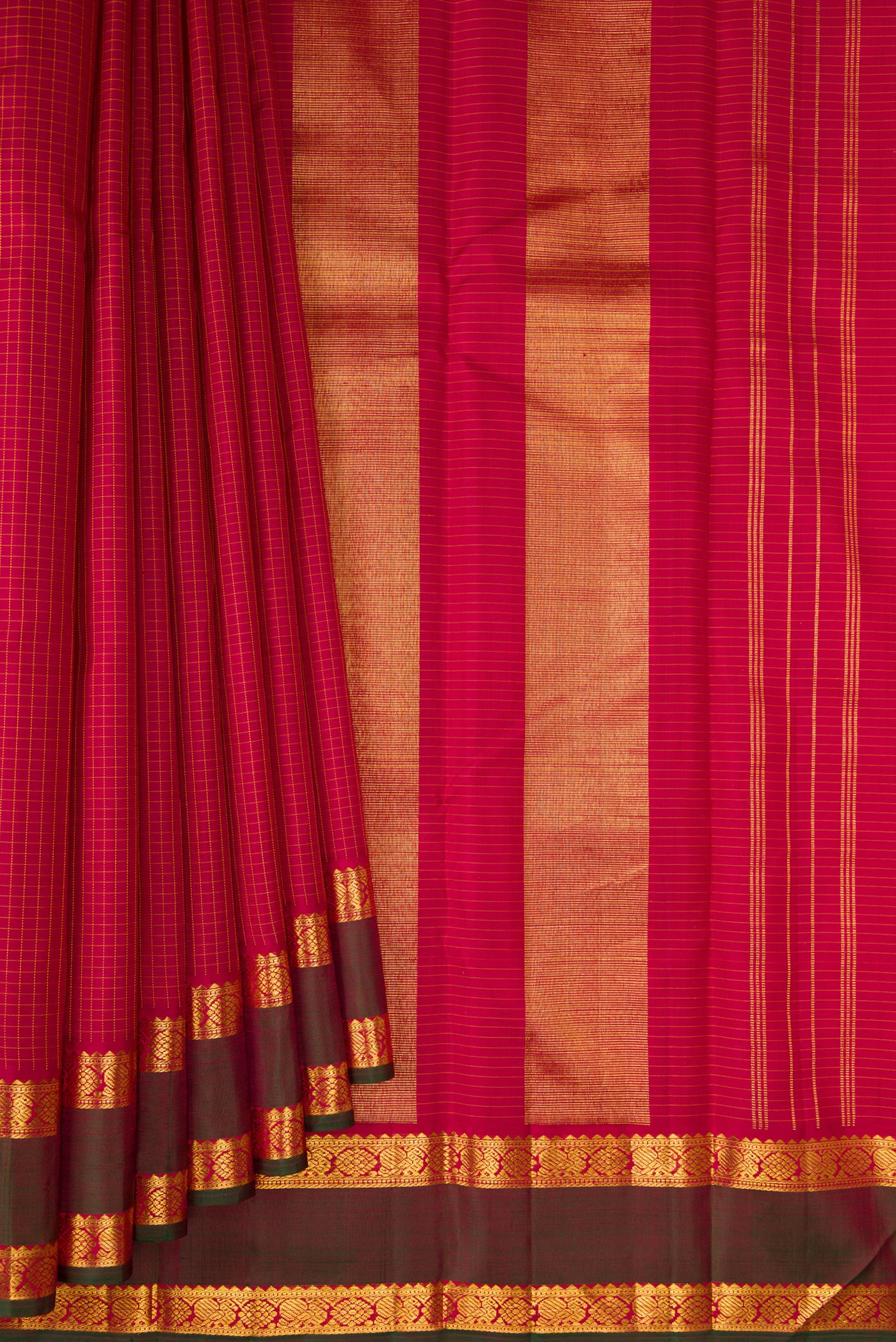 Pleats and pallu of Maroon Kanchipuram Silk Saree with Checked design on the body and Zari Border. 