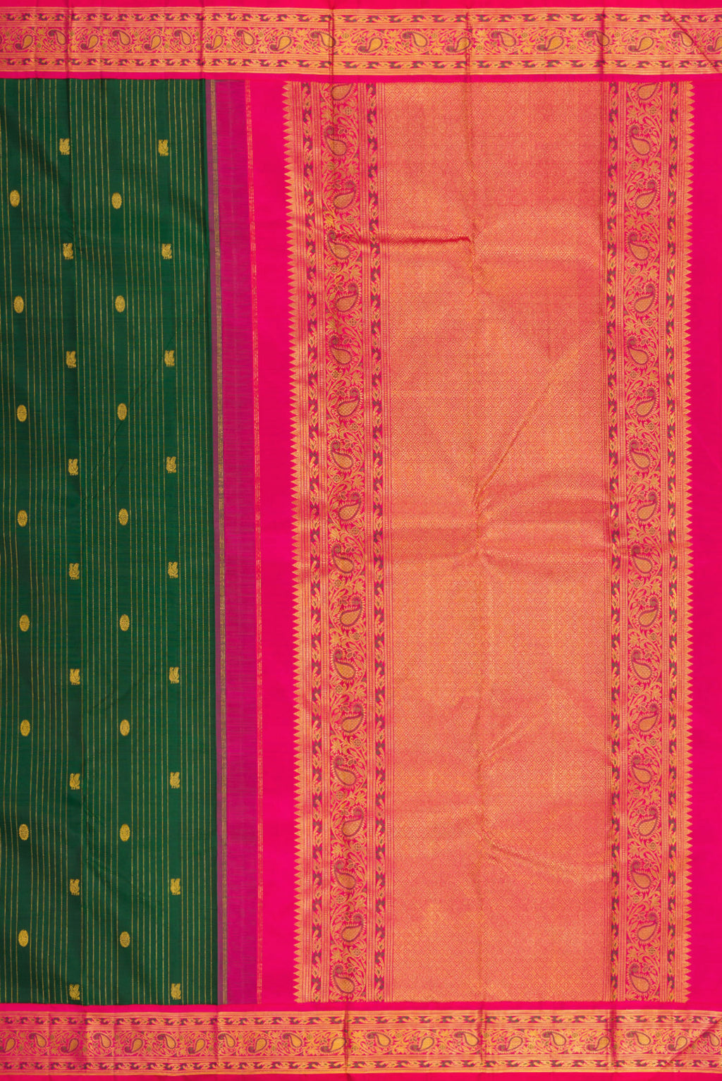 Close up image of the pallu of Bottle Green Kanjivaram Silk Saree with Stripes on the body and Fancy Border. 