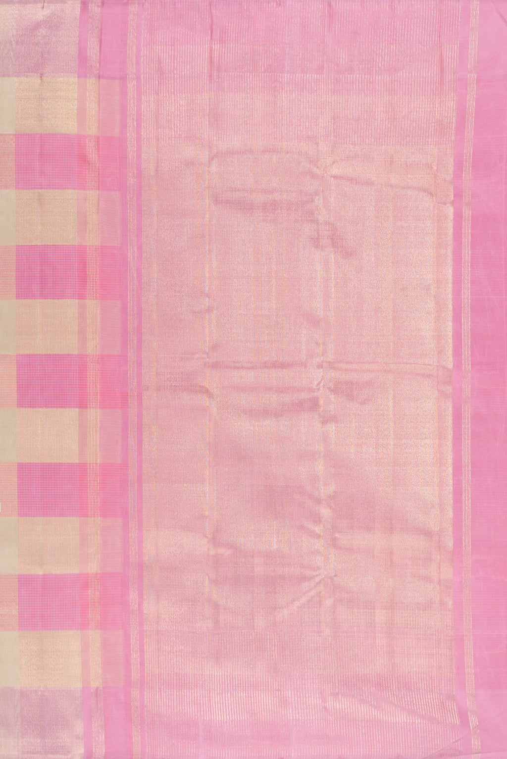 Close up image of the pallu of Pure Silk Multi Color Kanchipuram Saree with Checked design on the body and Zari Border. 