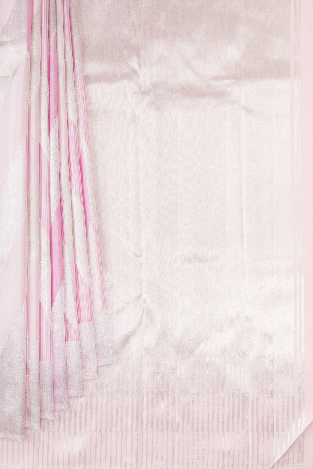 Pleats and pallu of Pure Silk Rose pink Kanchipuram Saree with Zari Brocade on the body and Zari Border. 