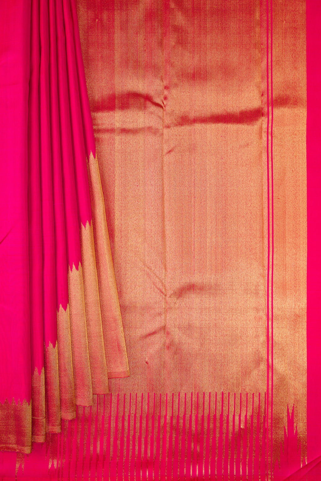 Pleats and pallu of Pink Kanjivaram Silk Saree with Plain Body and Rising Temple Border. 
