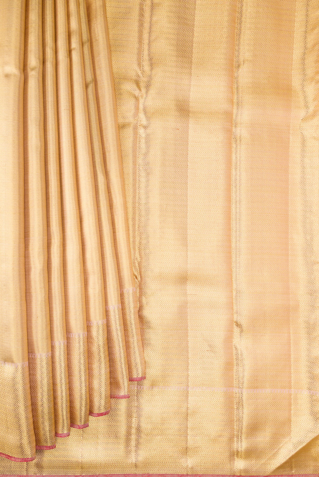 Pleats and pallu of Pure Silk Pure Zari Gold Dual Tone Kanjivaram Tissue Saree with Zari Brocade on the body and Zari Border. 