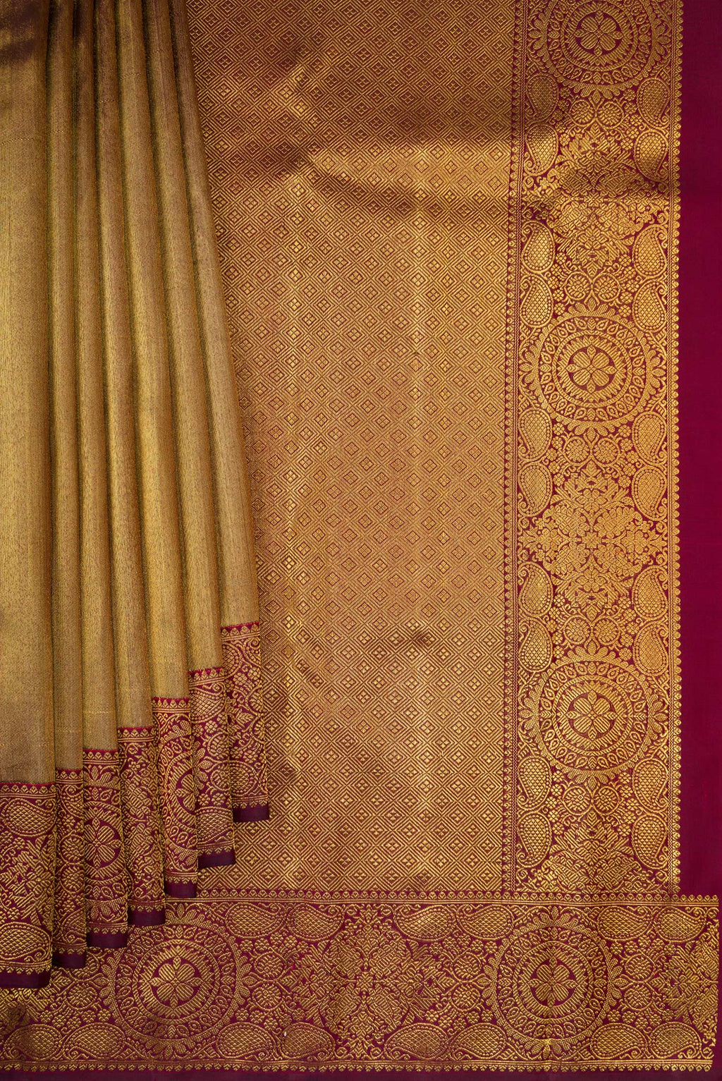 Pleats and pallu of Maroon Dual Tone Kanjivaram Silk Saree with Zari Brocade on the body and Zari Border. 