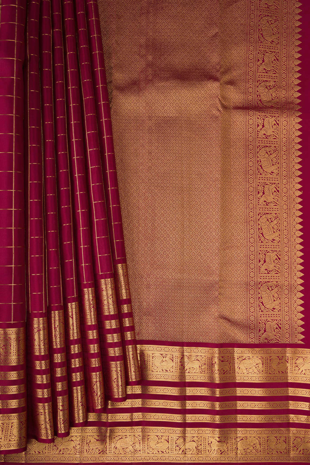 Pleats and pallu of Maroon Kanjivaram Silk Saree with Checked design on the body and Zari Border. 