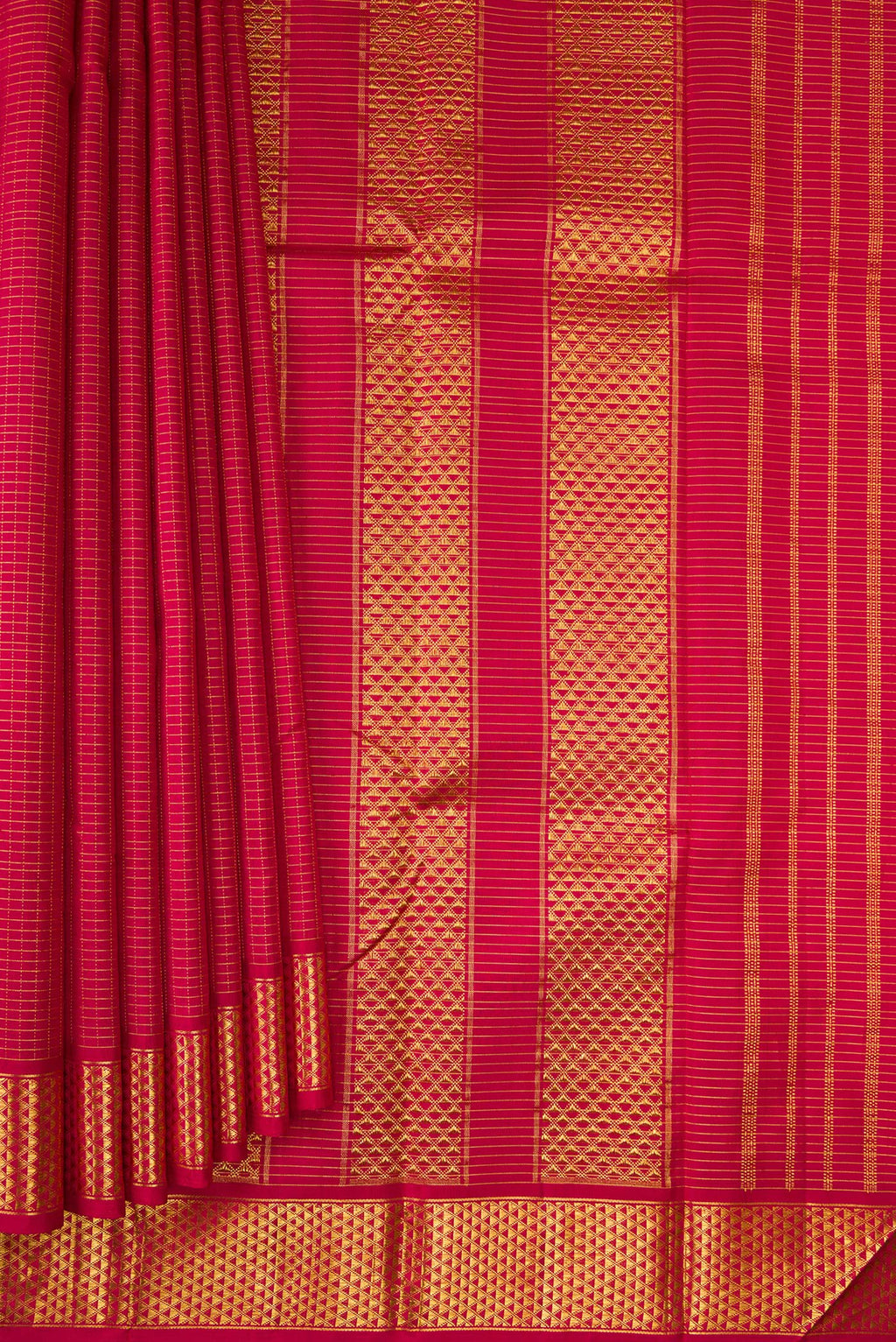 Pleats and pallu of Pure Silk Maroon Kanchipuram Saree with Checked design on the body and Zari Border. 