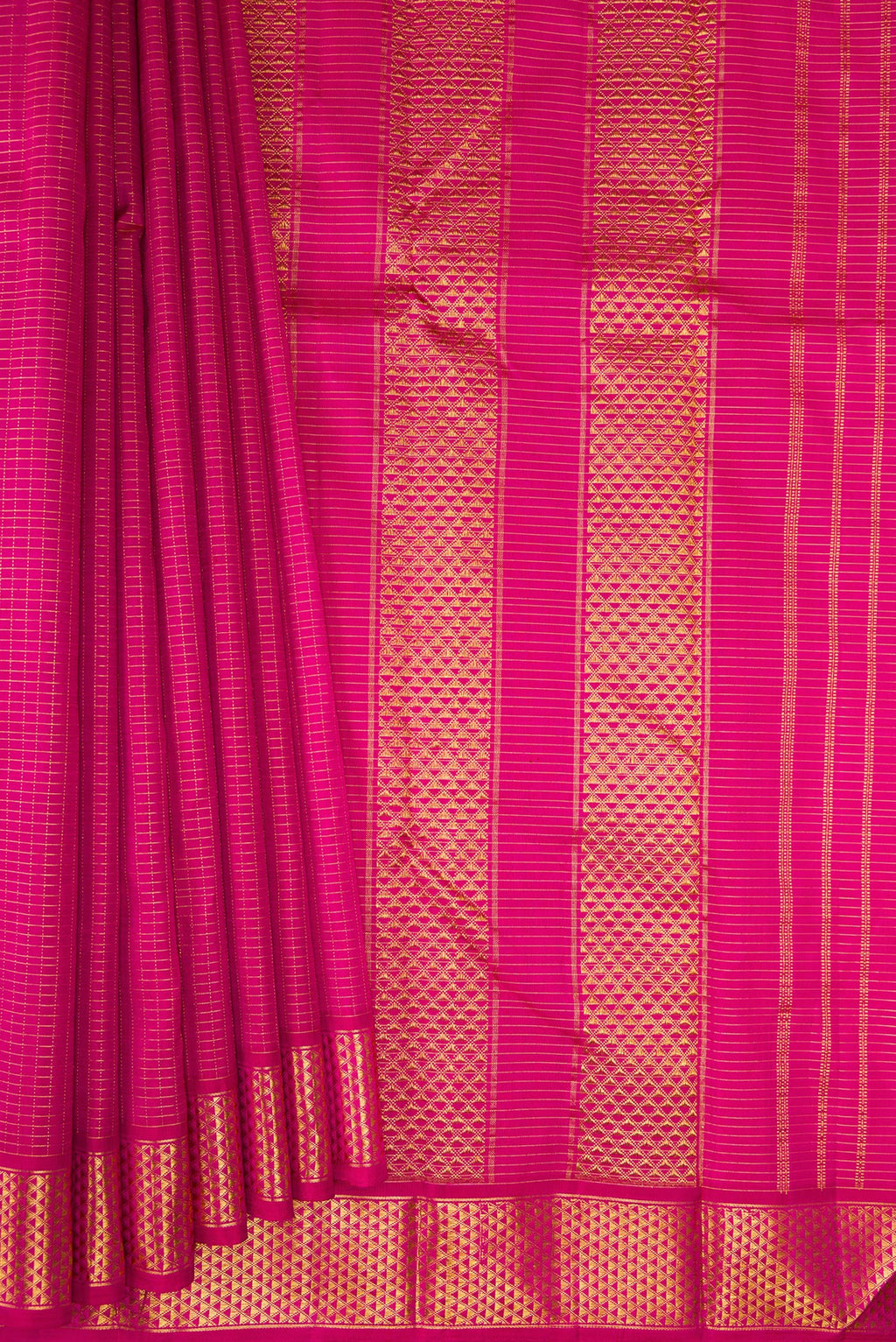 Pleats and pallu of Pure Silk Rani Pink Kanchipuram Saree with Checked design on the body and Zari Border. 