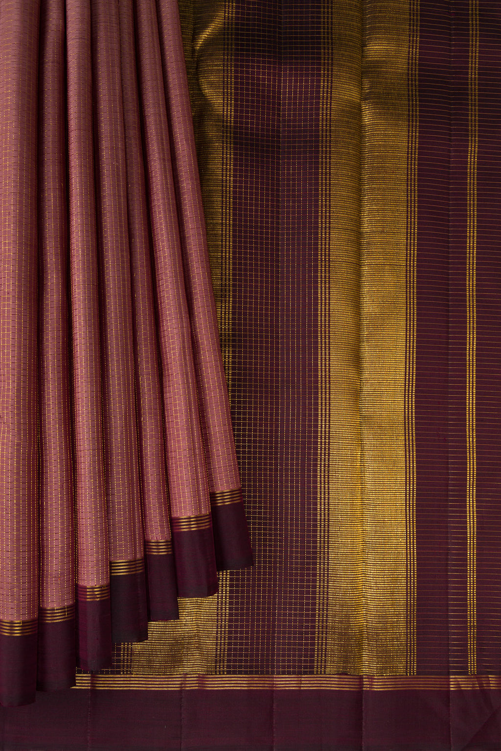 Pleats and pallu of Mauve Kanjivaram Silk Saree with Checked design on the body and Plain Border. 
