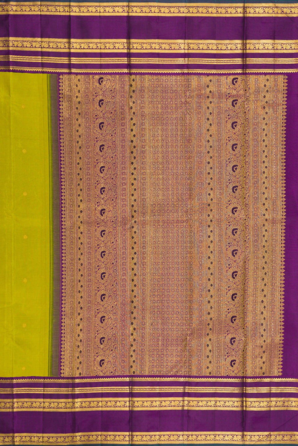 Close up image of the pallu of Green Kanchipuram Silk Saree with Zari Butta on the body and Zari Border. 