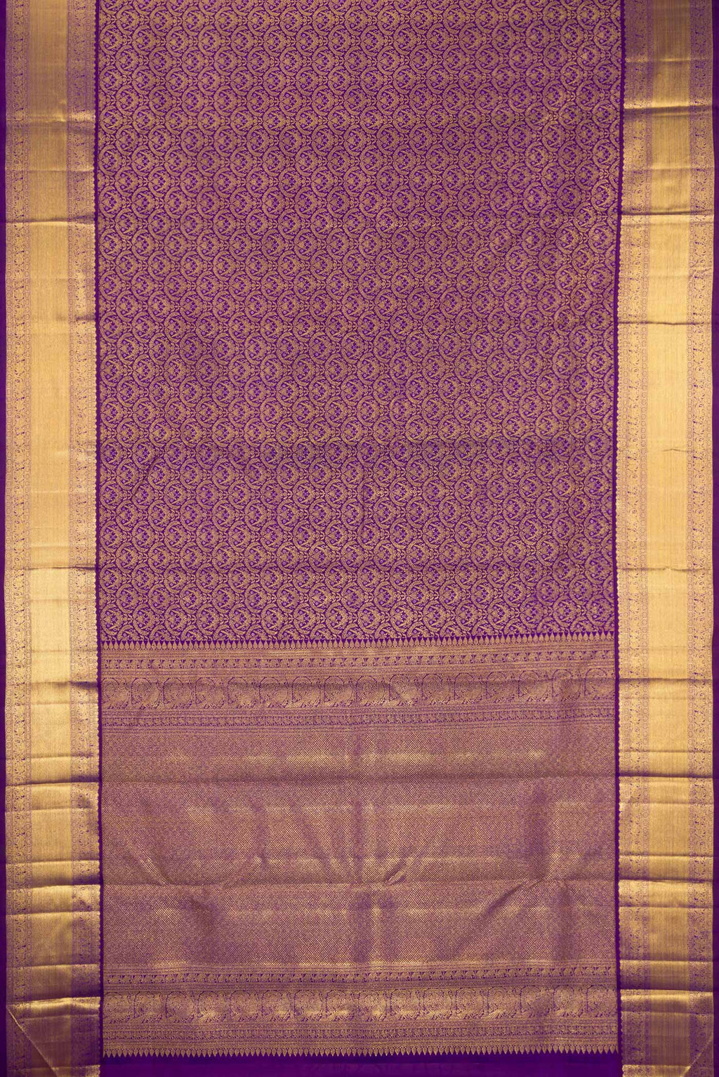 Flat view of Pure Silk Violet Kanchipuram Saree with Zari Brocade on the body and Zari Border. 