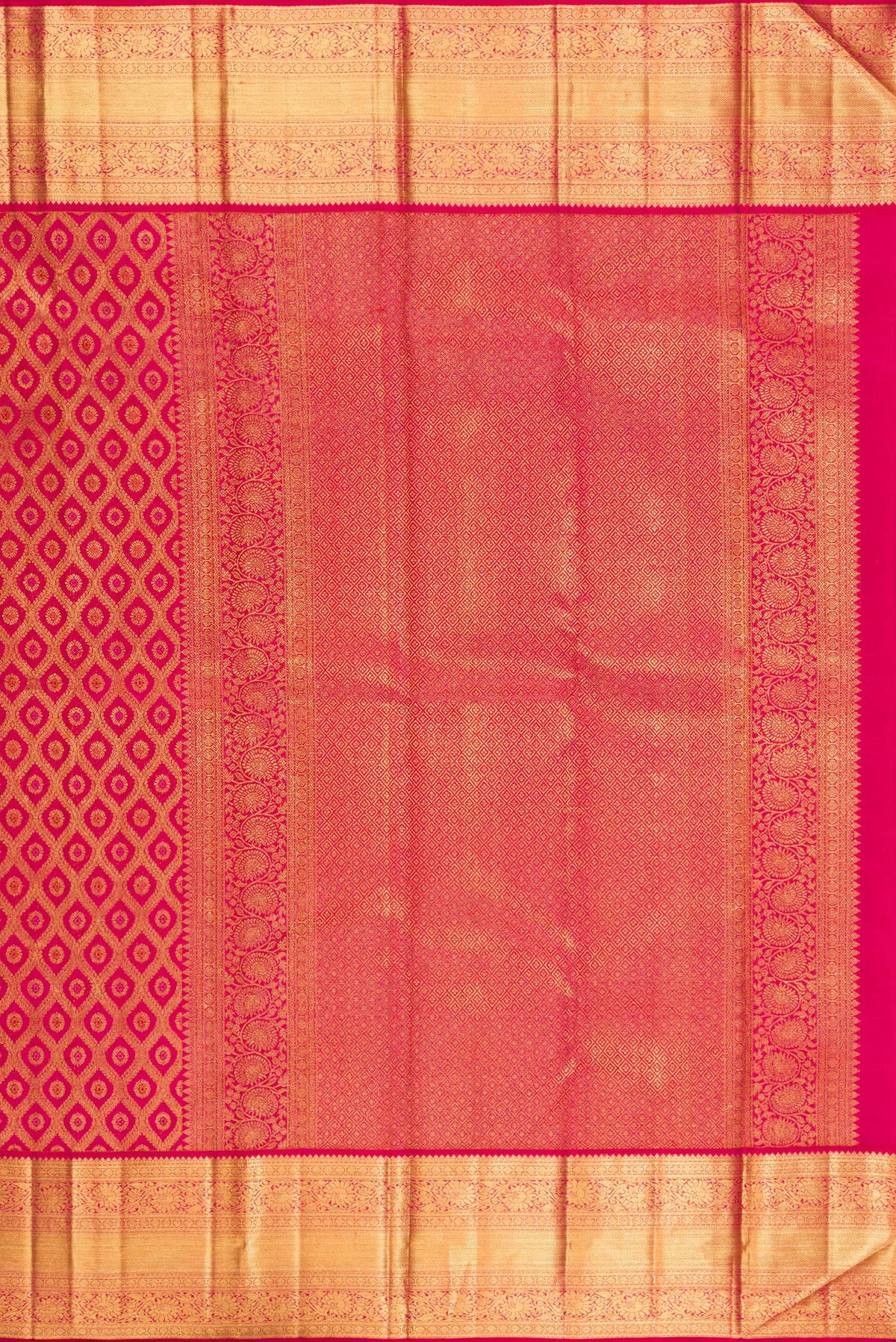 Close up image of the pallu of Pure Silk Dark Pink Dual Tone Kanchipuram Saree with Zari Brocade on the body and Zari Border. 