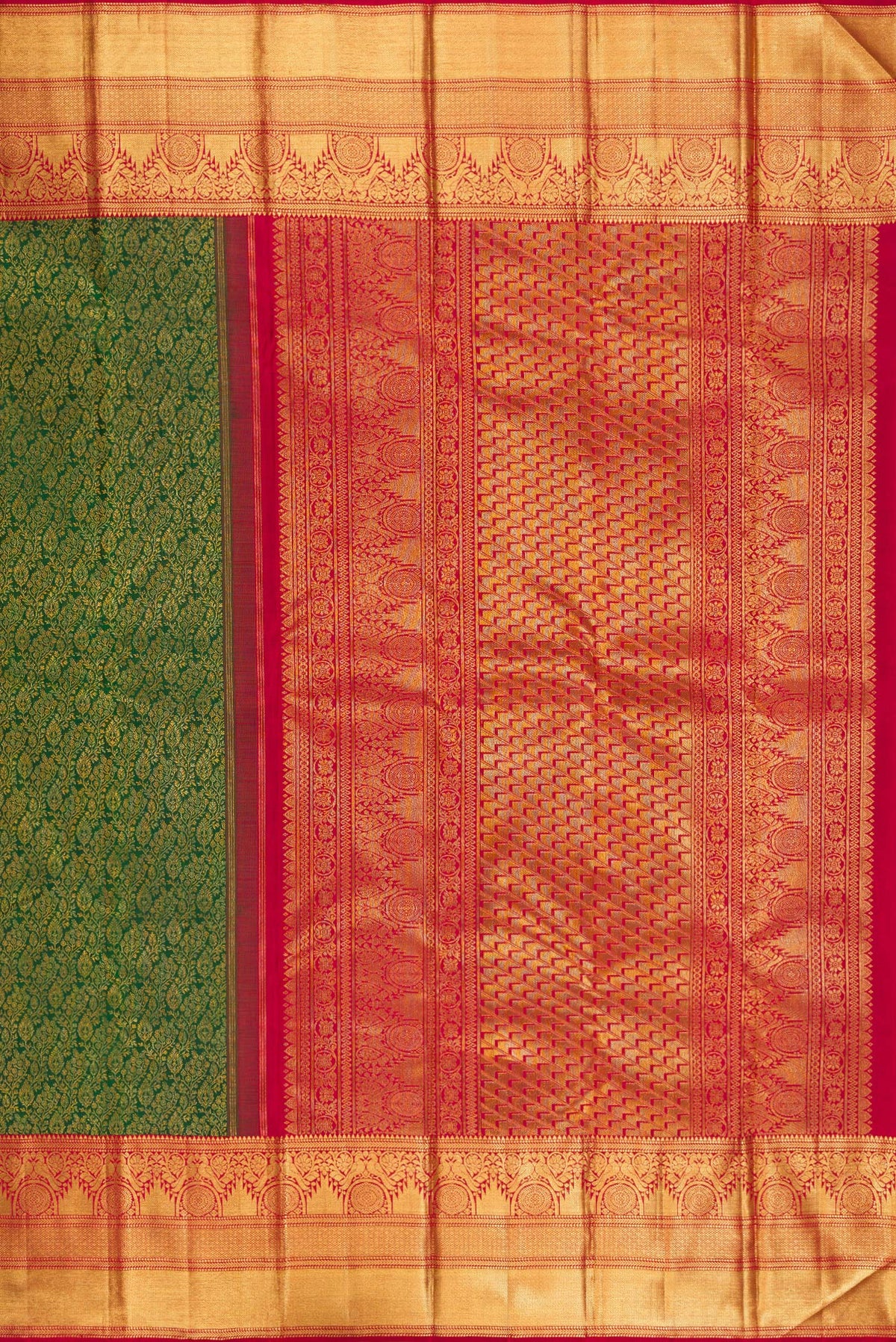 Close up image of the pallu of Pure Silk Green Kanjivaram Saree with Zari Brocade on the body and Zari Border. 