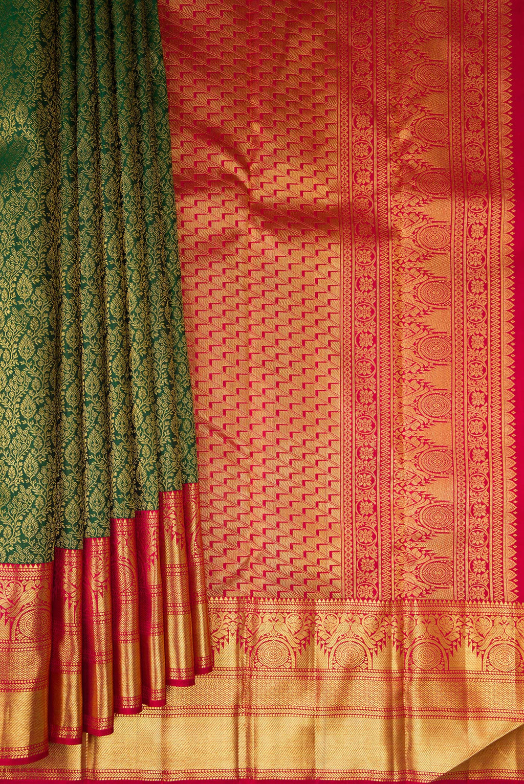 Pleats and pallu of Pure Silk Green Kanjivaram Saree with Zari Brocade on the body and Zari Border. 