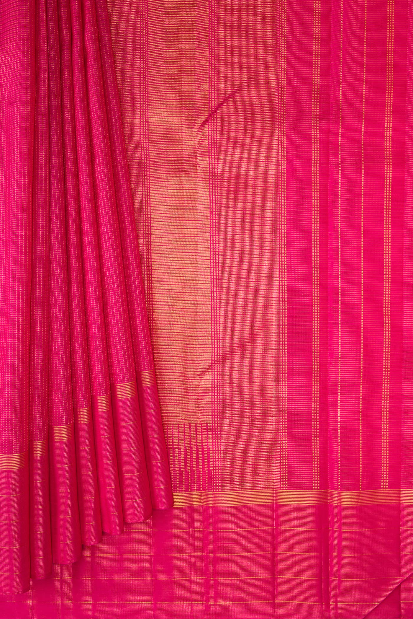 Pleats and pallu of Dark Pink Kanchipuram Silk Saree with Checked design on the body and Zari Border. 