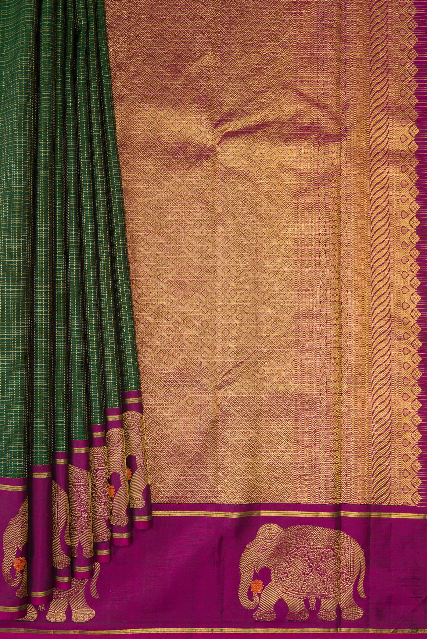 Pleats and pallu of Bottle Green Kanjivaram Silk Saree with Checked design on the body and Zari Border. 