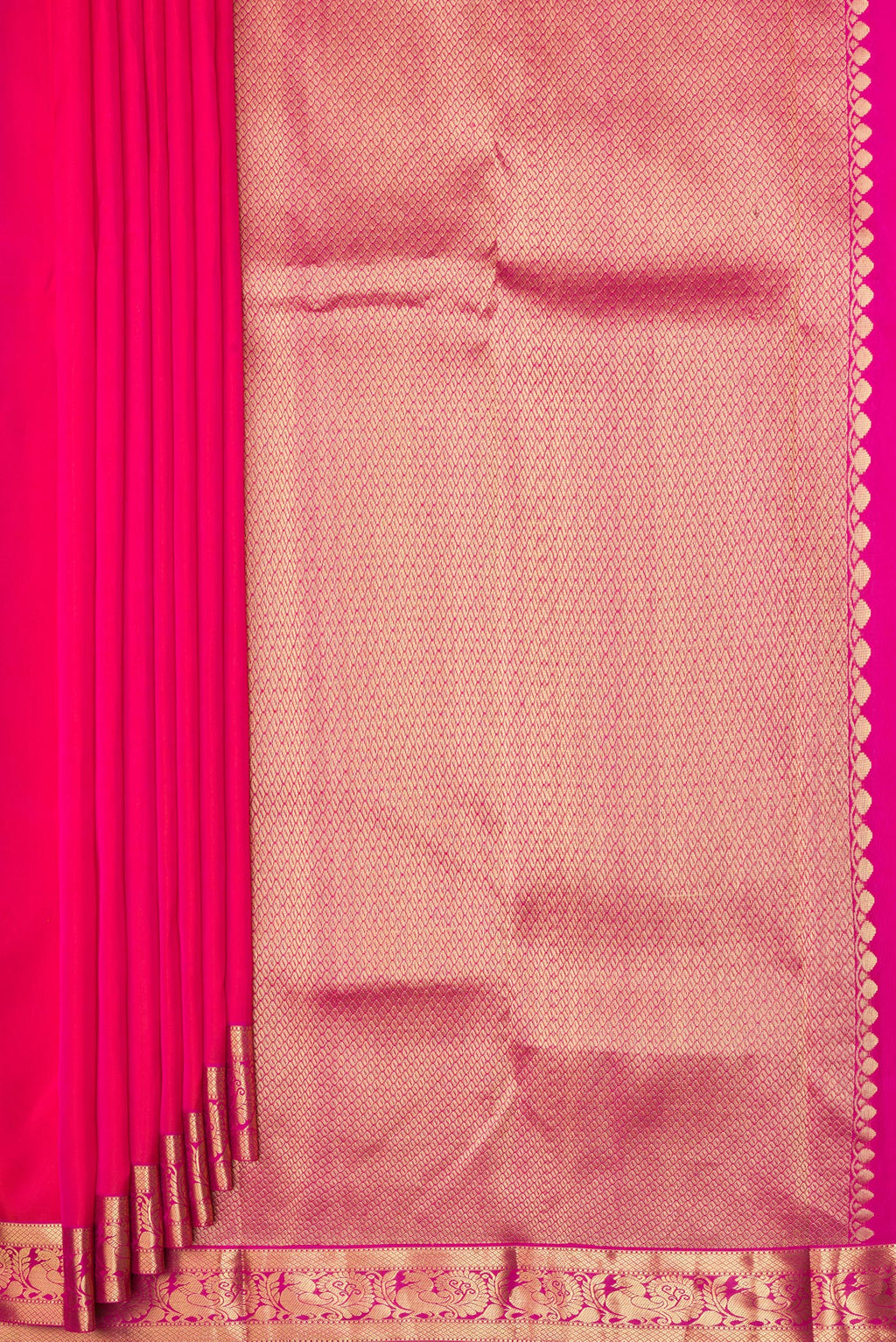 Pleats and pallu of Pure Silk Coral Dual Tone Kanjivaram Saree with Plain Body and Zari Border. 