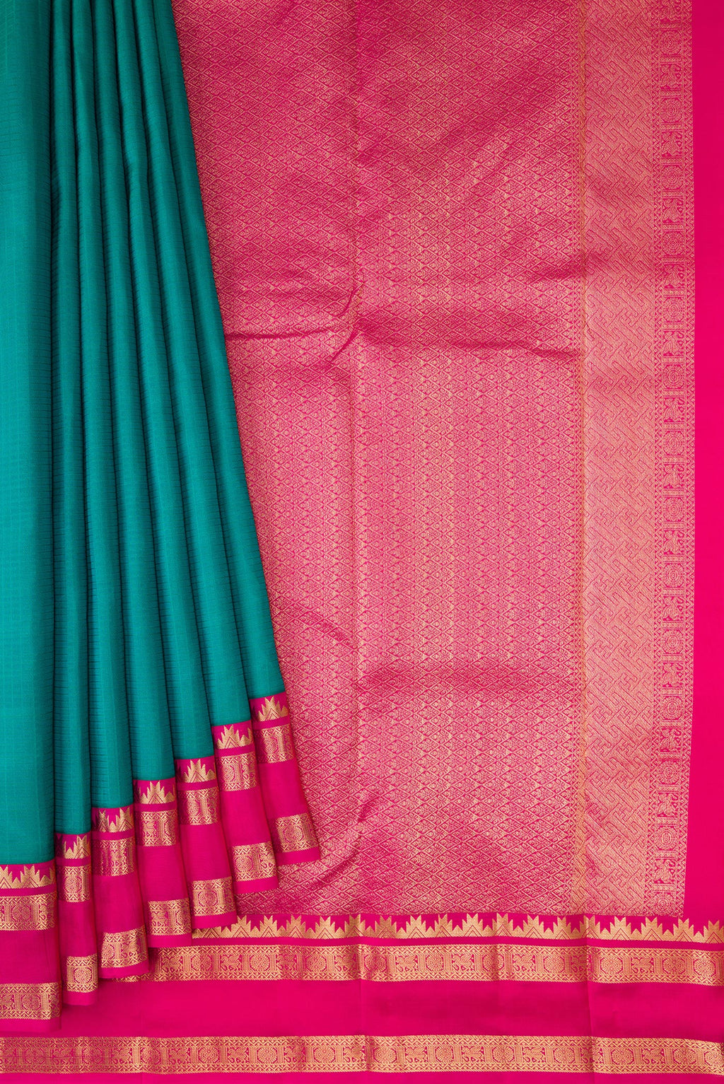 Pleats and pallu of Green Kanchipuram Silk Saree with Checked design on the body and Zari Border. 