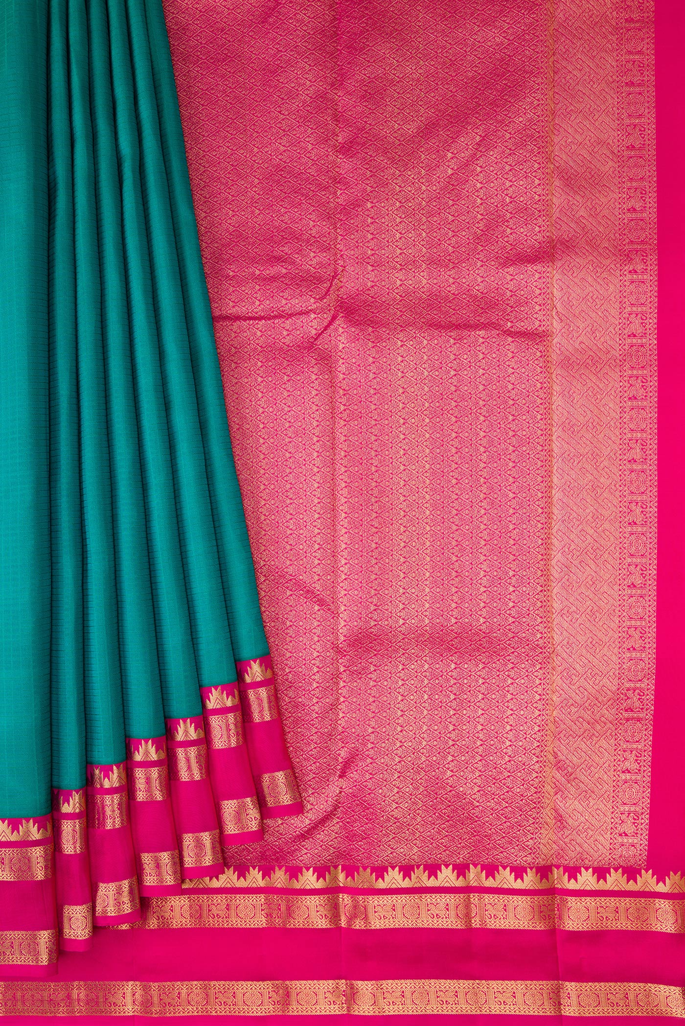 Pleats and pallu of Green Kanchipuram Silk Saree with Checked design on the body and Zari Border. 