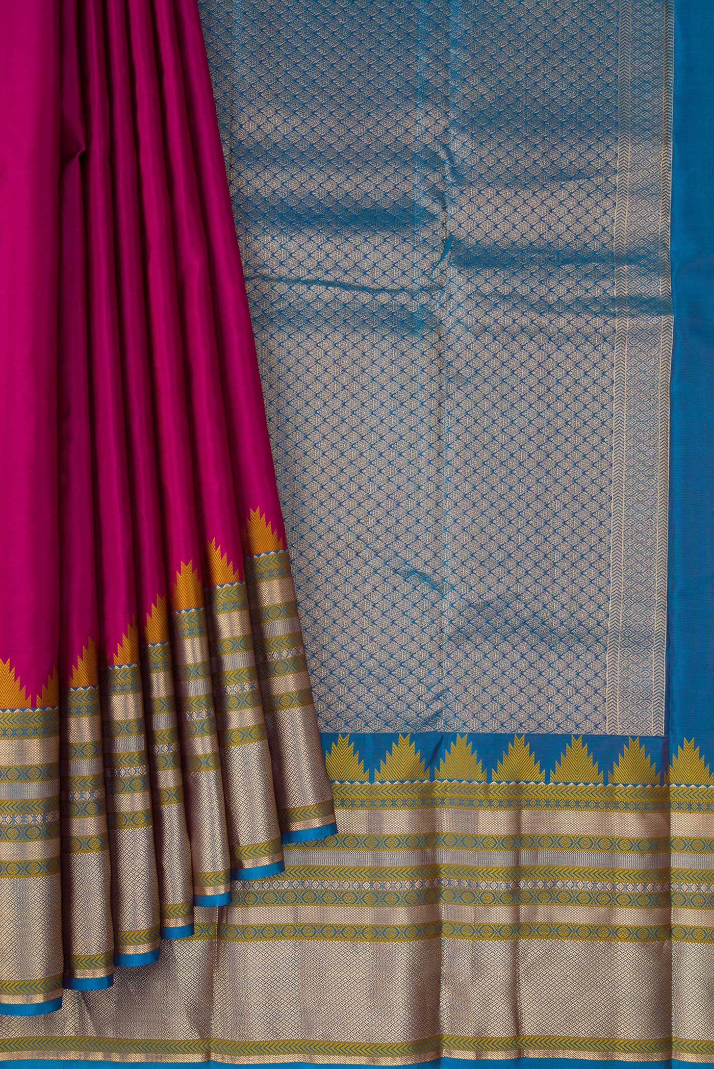 Pleats and pallu of Magenta Kanchipuram Silk Saree with Plain Body and Fancy Border. 
