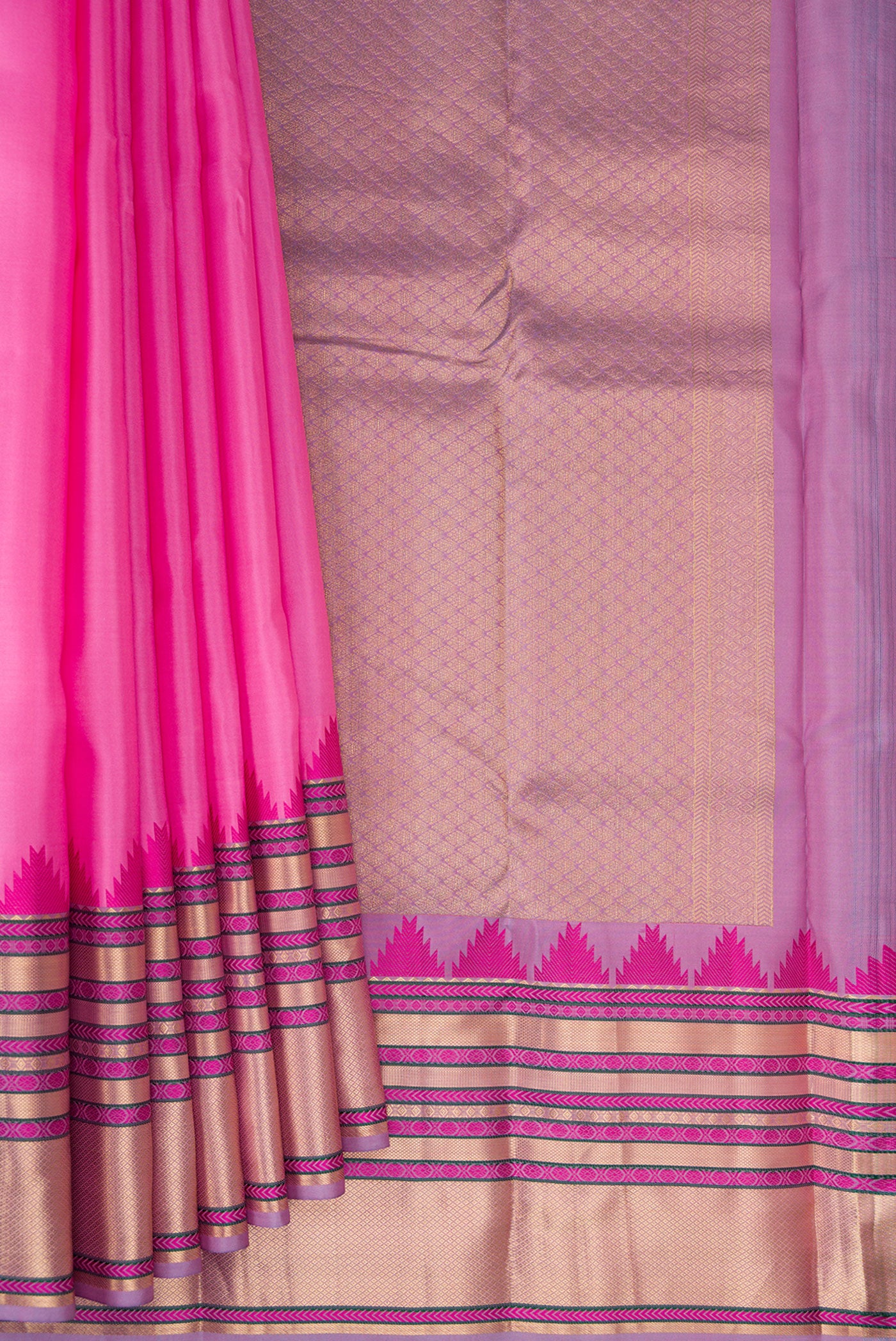 Pleats and pallu of Rose pink Kanchipuram Silk Saree with Plain Body and Temple Border. 