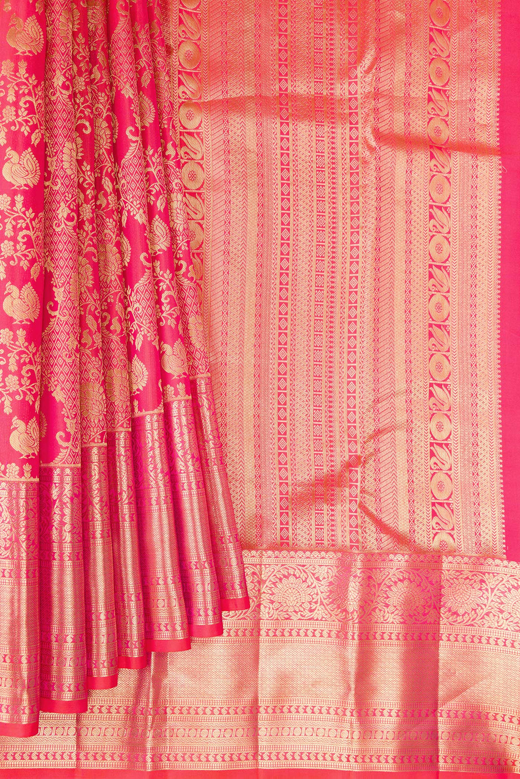 Pleats and pallu of Pure Silk Pink Dual Tone Kanchipuram Saree with Zari Brocade on the body and Fancy Border. 