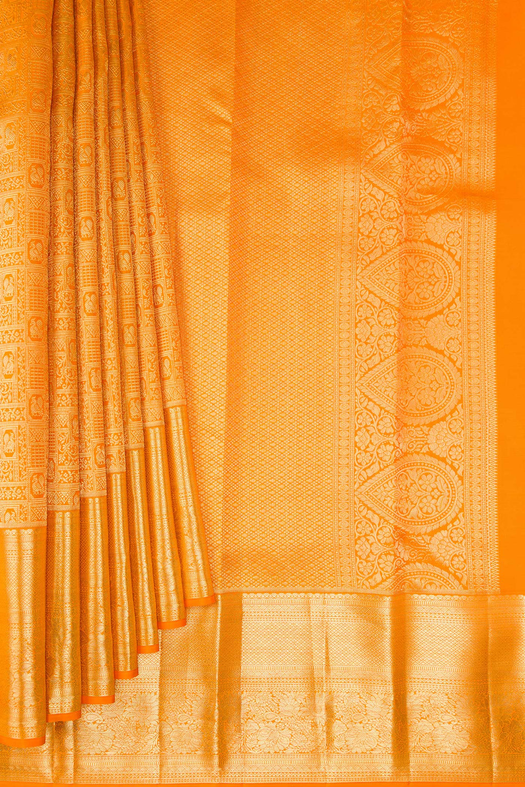 Pleats and pallu of Pure Silk Yellow Kanchipuram Saree with Zari Brocade on the body and Zari Border. 