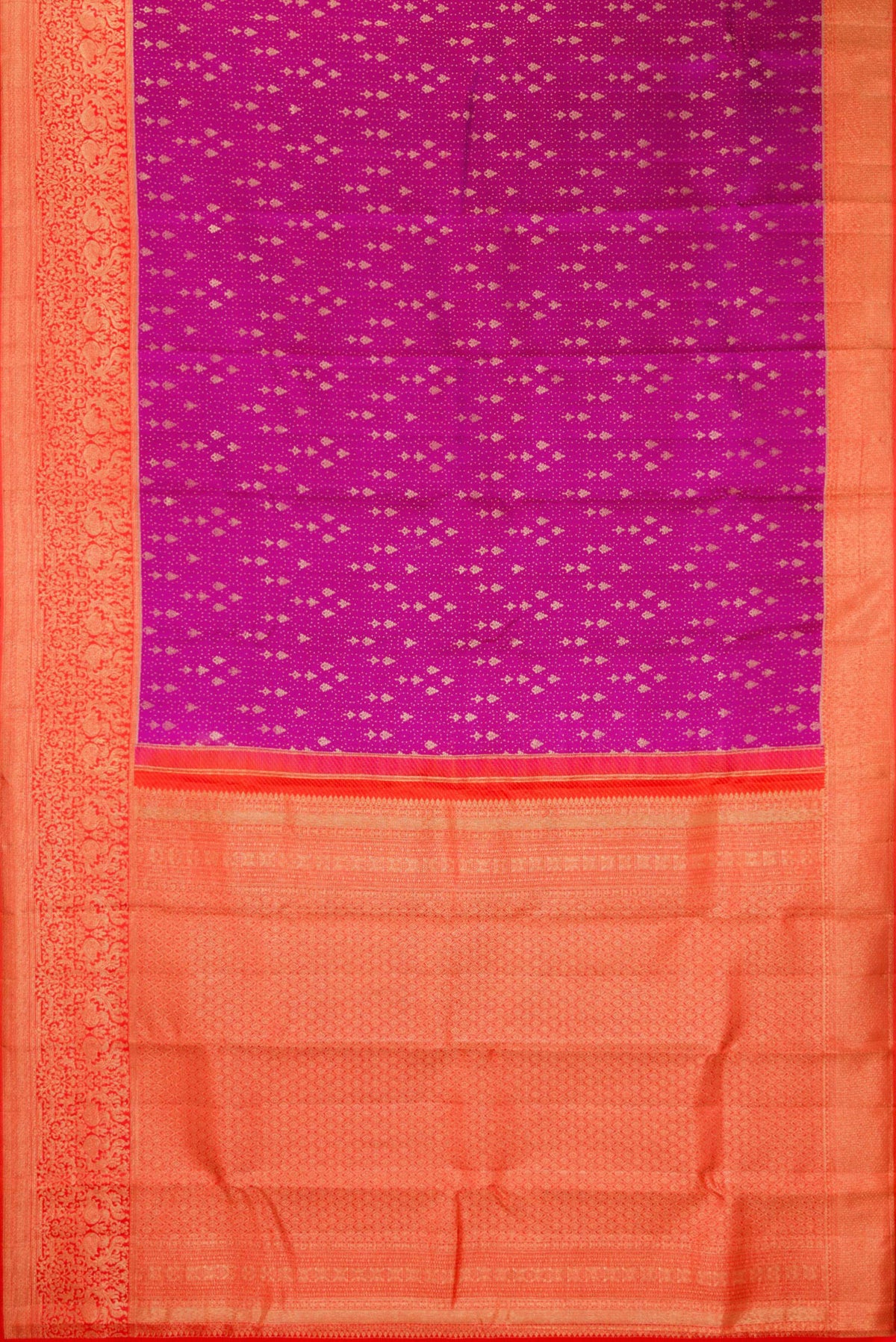 Flat view of Pure Silk Magenta Kanchipuram Saree with Zari Brocade on the body and Fancy Border. 