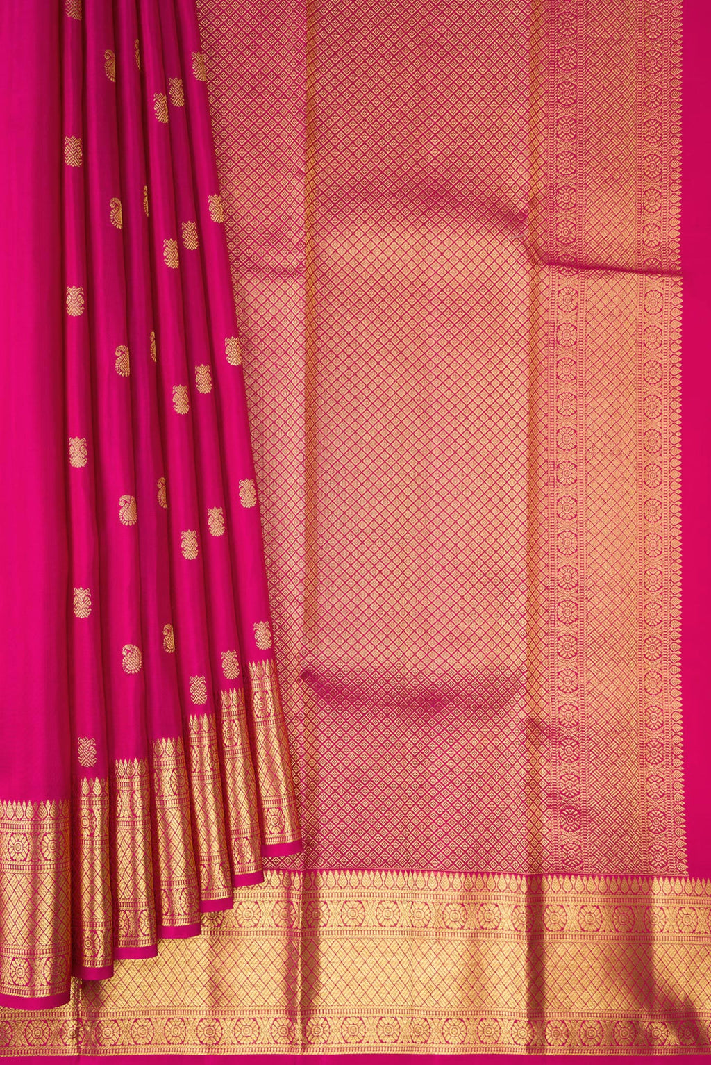 Pleats and pallu of Pure Silk Pink Kanjivaram Saree with Zari Butta on the body and Zari Border. 